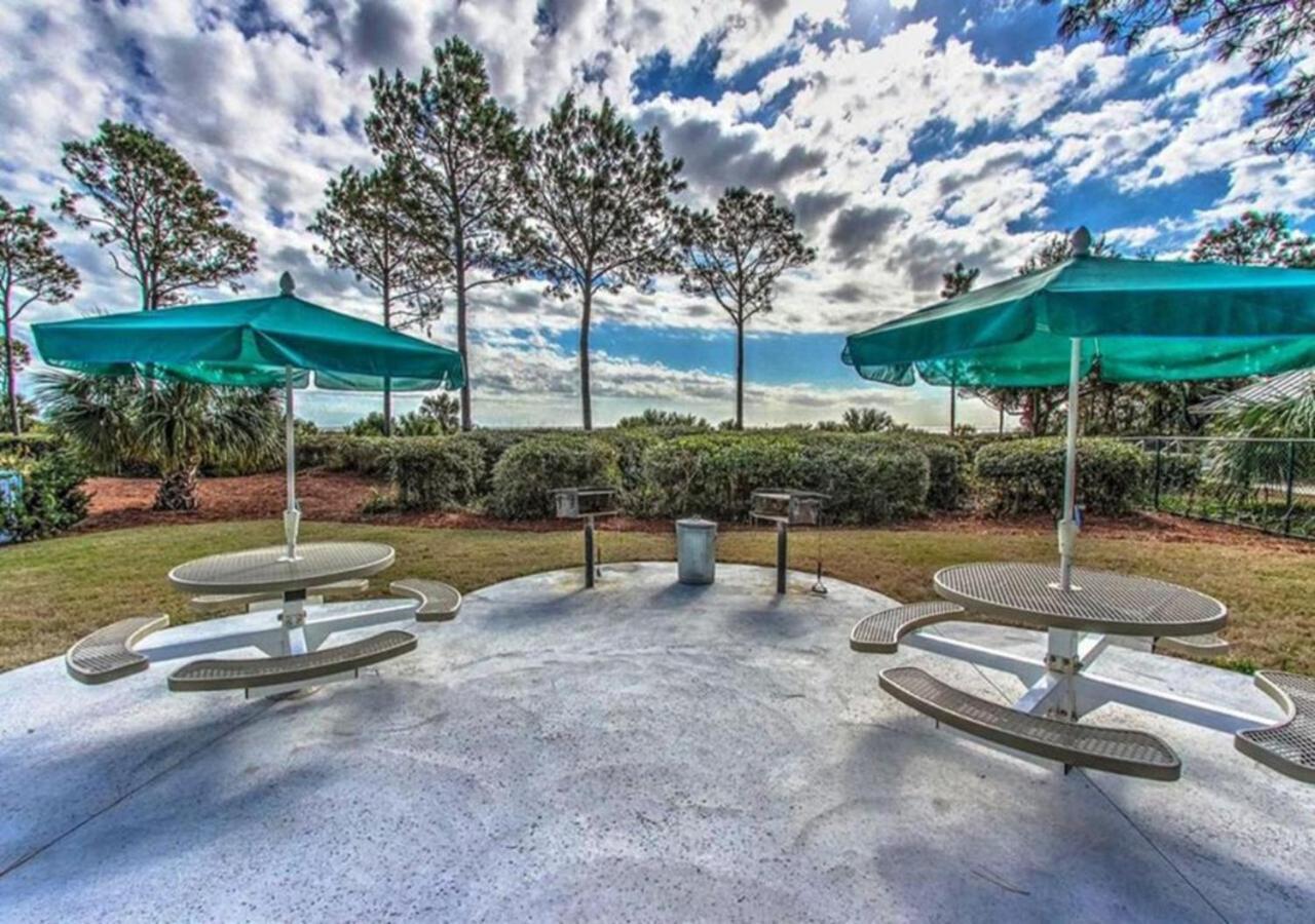 Ocean Dunes Villas #111, Beach Condo In Coligny Beach, 43 S Forest Beach Dr, Hilton Head Sc, Oceanfront Condo, Heated Pool, By Vacation Rental Hhi Hilton Head Island Buitenkant foto